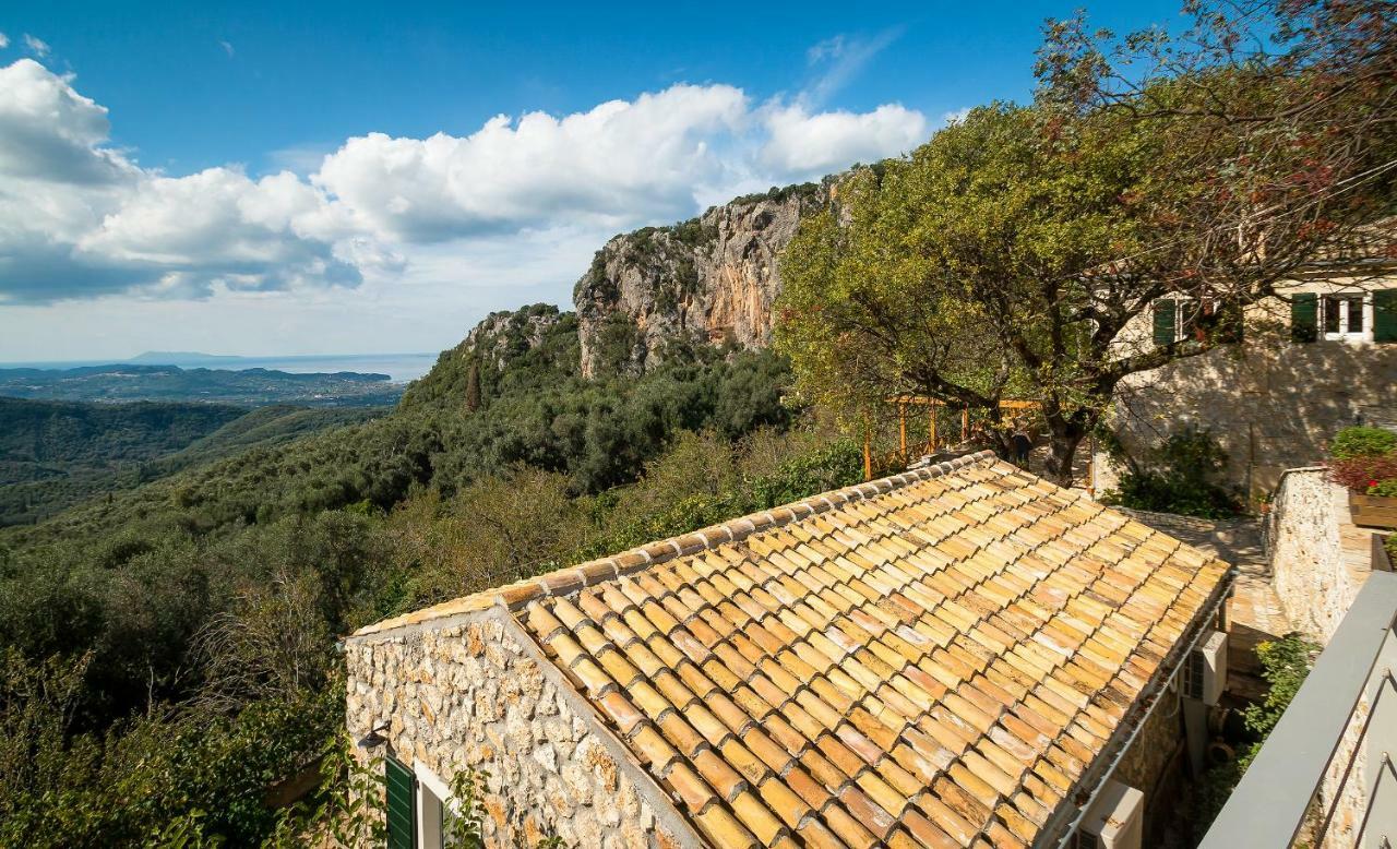 Maison d'hôtes Castelli Olive Press à Akharavi Extérieur photo